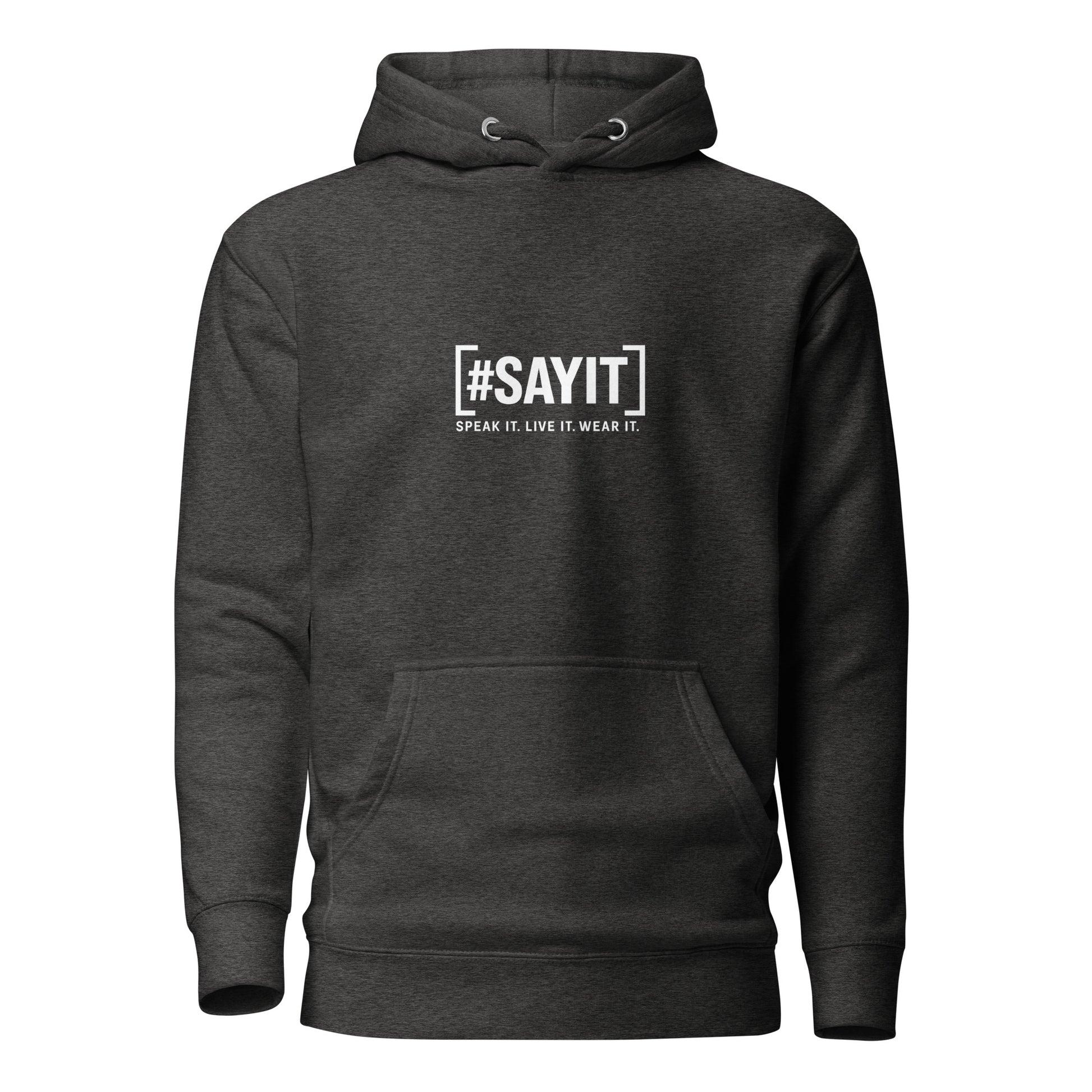 Hoodie avec le slogan #SAYIT imprimé à l’avant et un cœur blanc dans le dos. Coupe streetwear, capuche à trois panneaux et poche frontale. Un vêtement affirmé pour exprimer sa vérité avec style.